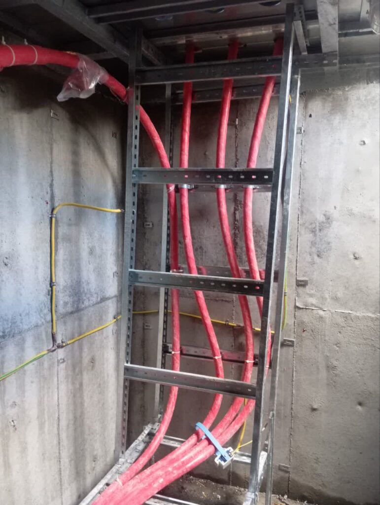 اجرای پروژه برق‌رسانی بخشی از واحدهای مسکن ملی – زمستان ۱۴۰۴ (21)